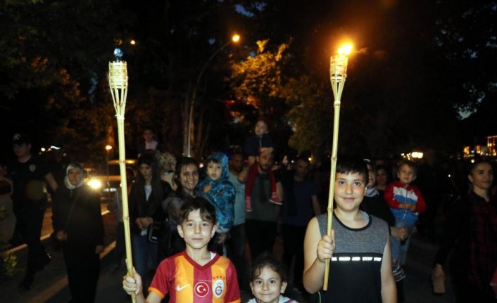 Amasya'da ramazan fener alayıyla karşılandı