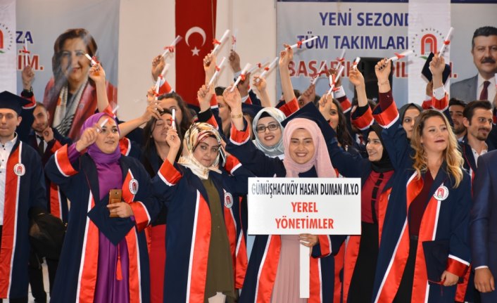 Gümüşhacıköy Hasan Duman Meslek Yüksekokulu'nda mezuniyet töreni