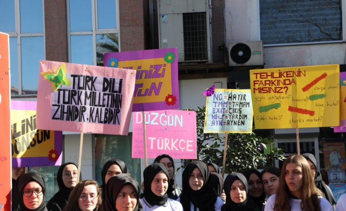 Öğrenciler Türkçe'nin doğru kullanımına dikkat çekti