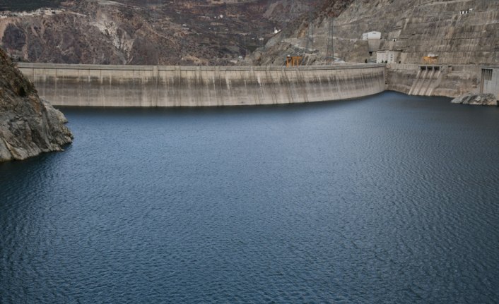 Deriner Barajı'ndan ekonomiye 850 milyon liralık katkı