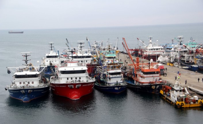 Balıkçılar hava şartlarının düzelmesini bekliyor