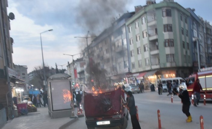 Boyabat'ta araç yangını