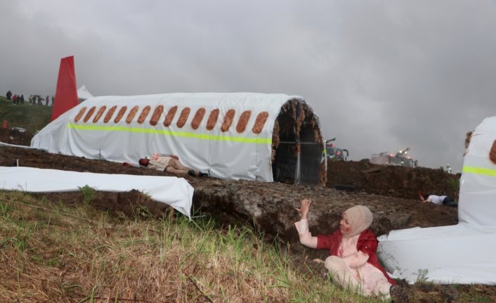 Trabzon'da uçak kazası tatbikatı gerçeğini aratmadı