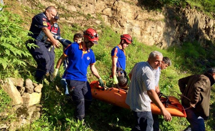 Trabzon'da otomobil uçuruma yuvarlandı: 1 ölü