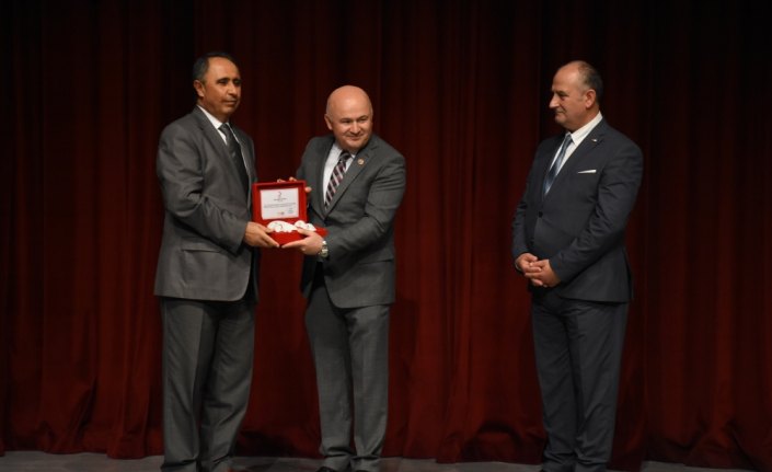Türk Kızılay'dan kan bağışçılarına madalya