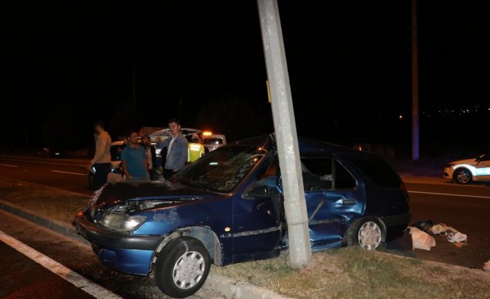Bolu'da iki otomobil çarpıştı