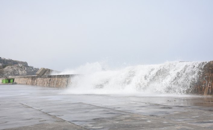 Bartın'da rüzgar nedeniyle balıkçılar denize açılamadı