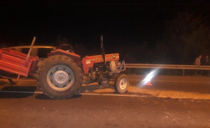 Samsun'da otomobille traktör çarpıştı: 5 yaralı