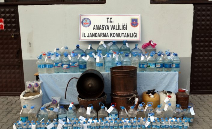 Amasya'da 2 bin 572 litre sahte içki ele geçirildi