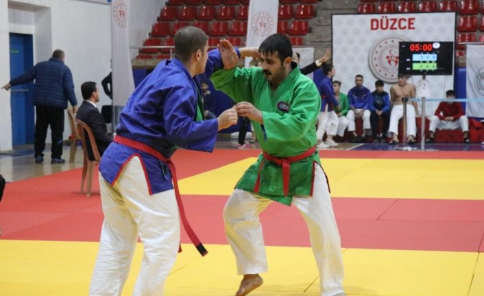Kuraş Türkiye Şampiyonası Düzce'de düzenlendi