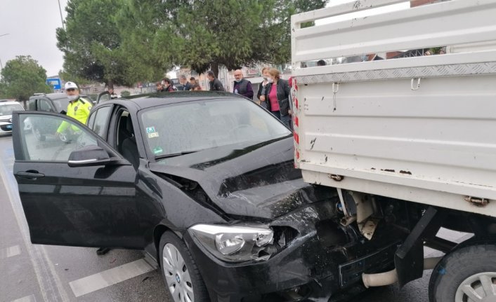 Samsun'da zincirleme trafik kazasında 1 kişi yaralandı