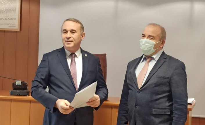 AK Parti Amasya İl Başkanı Mehmet Akif Kesmekaya mazbatasını aldı