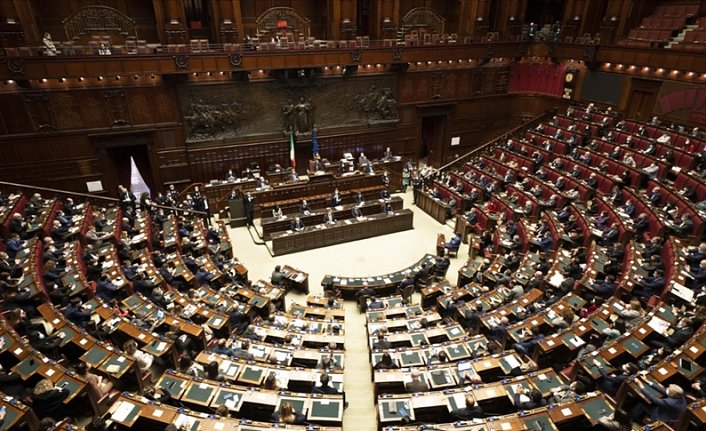 Çok partili koalisyonlar ile yönetilen İtalya, bir kez daha hükümet krizi yaşıyor