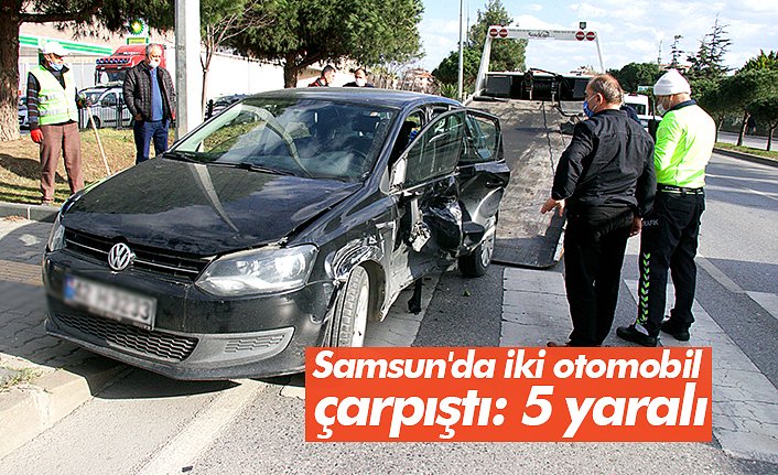 Samsun'da iki otomobil çarpıştı: 5 yaralı
