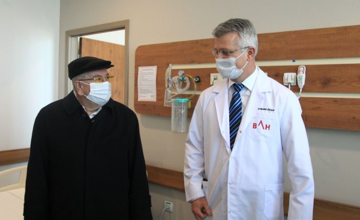 Samsun'da meme kanserine yakalanan 75 yaşındaki erkek hasta tedavi edildi