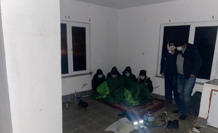 Düzce'de 38 düzensiz göçmen yakalandı