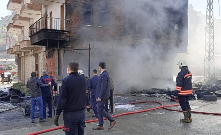 Trabzon'da tamir atölyesindeki yangın hasara yol açtı