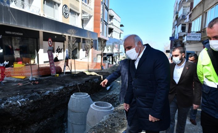 Büyükşehir Belediye Başkanı Zorluoğlu, Gazipaşa Caddesi'ndeki altyapı çalışmalarını inceledi