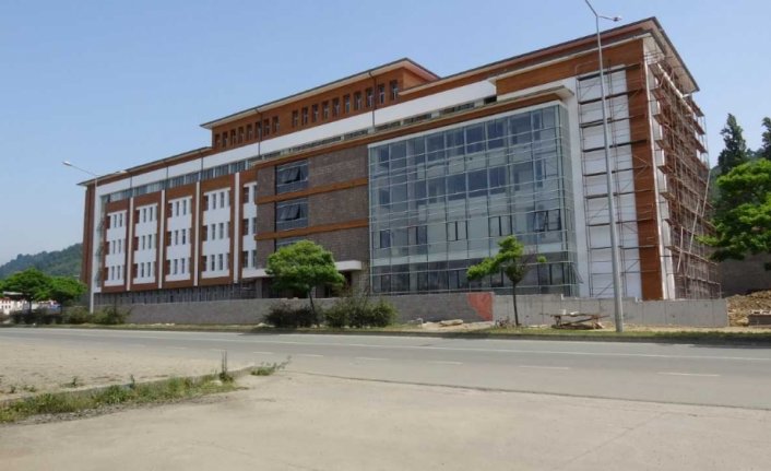 RTEÜ Diş Hekimliği Fakültesi yeni binasına taşındı