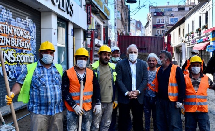 Trabzon Büyükşehir Belediye Başkanı Zorluoğlu, sahada çalışan personelin bayramını kutladı: