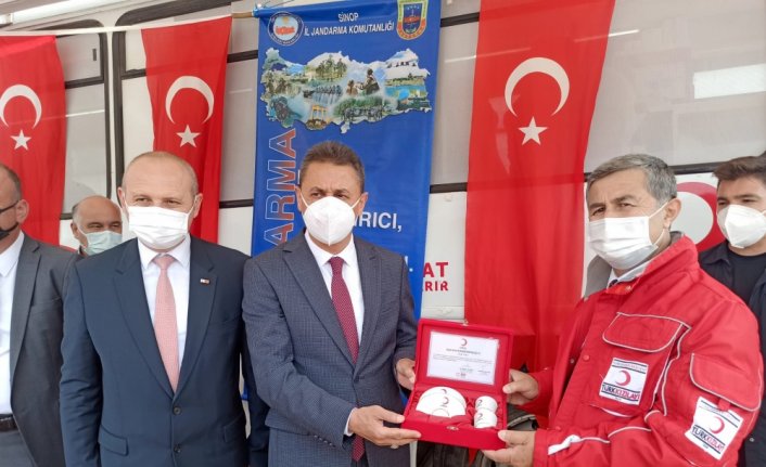 Sinop'ta Jandarma Teşkilatının 182. kuruluş yıl dönümünde 182 jandarma personelinden kan bağışı