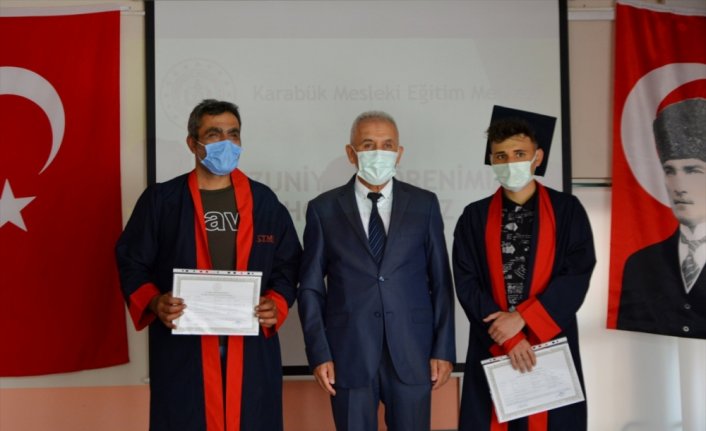 Karabük'te MEB'in mesleki eğitim merkezleri, ilk lise diplomalı mezunlarını verdi