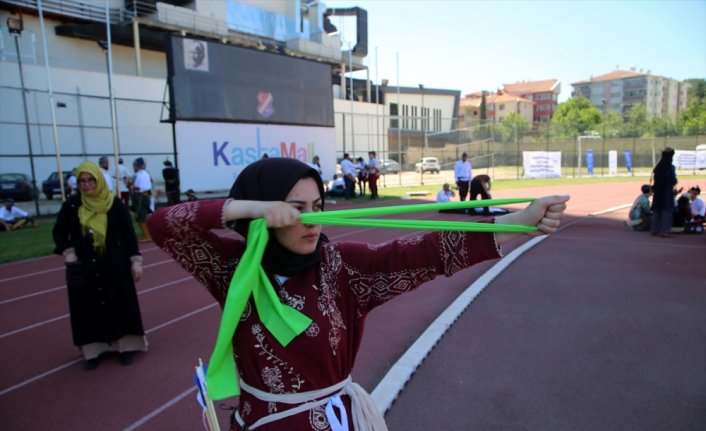 Kastamonu'da Geleneksel Türk Okçuluğu Açık Hava Türkiye Şampiyonası sıralama atışları yapıldı
