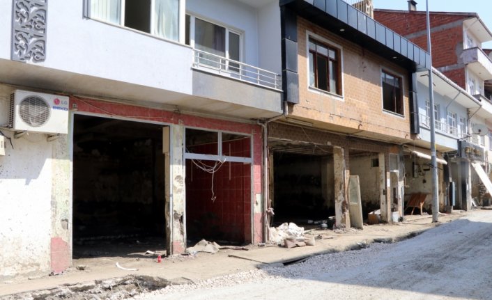 Bozkurt'ta iş yeri zarar gören esnaf için konteyner dükkan alanı oluşturuldu