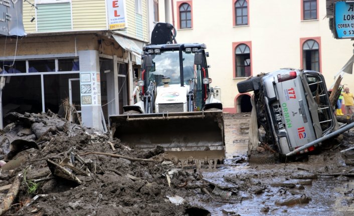 Sel felaketinin yaşandığı Bozkurt'ta enkaz kaldırma ve temizlik çalışmalarına başlandı