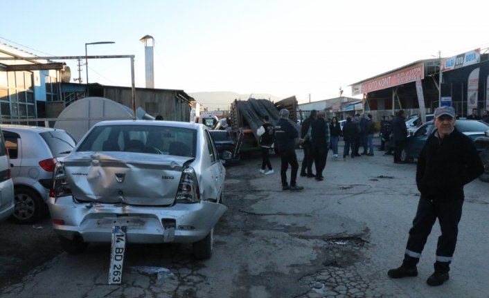 Bolu'da freni boşalan kamyonun 5 araca çarptığı kazada 1 kişi yaralandı
