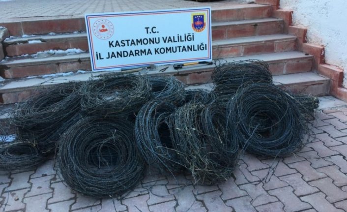 Kastamonu'da fidanlıktaki tel örgüyü çalan 3 kişi yakalandı
