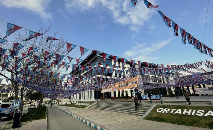“O sene, bu sene“ diyen Trabzonsporlular şehri bayraklarla donatıyor
