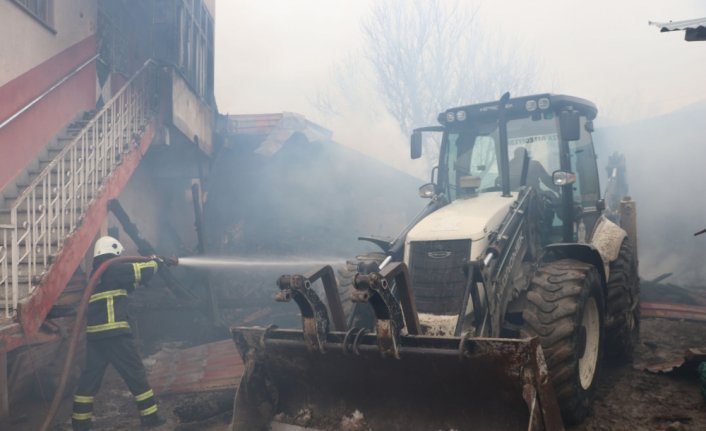 Samsun'da çıkan yangında 2'si çocuk 6 kişi dumandan etkilendi
