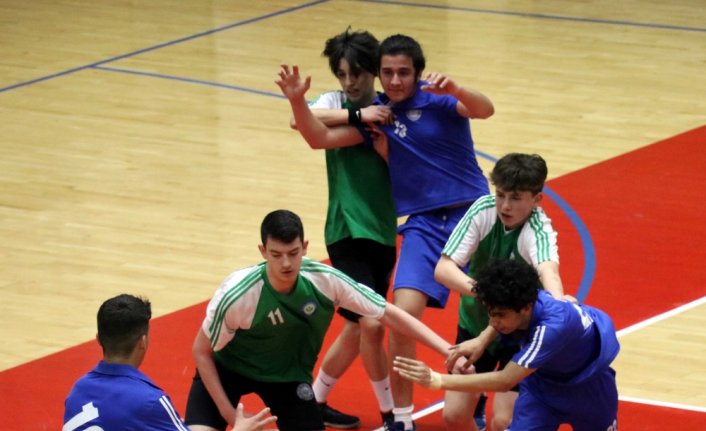 Küçük Erkekler Türkiye Hentbol Şampiyonası, Karabük'te devam ediyor