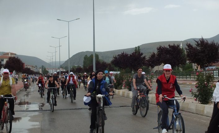 Tokat'ta protokol üyeleri bisiklet kullandı