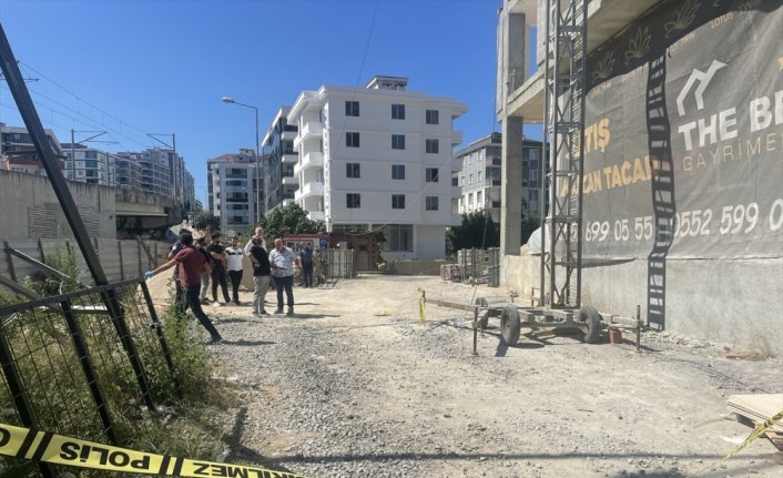 GÜNCELLEME - Samsun'da 9. kattaki iskeleden düşen inşaat işçisi hayatını kaybetti