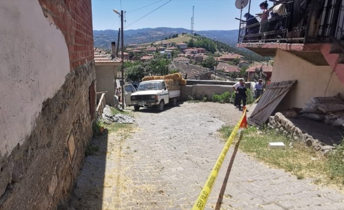 Amasya'da kamyonetin altında kalan çocuk öldü