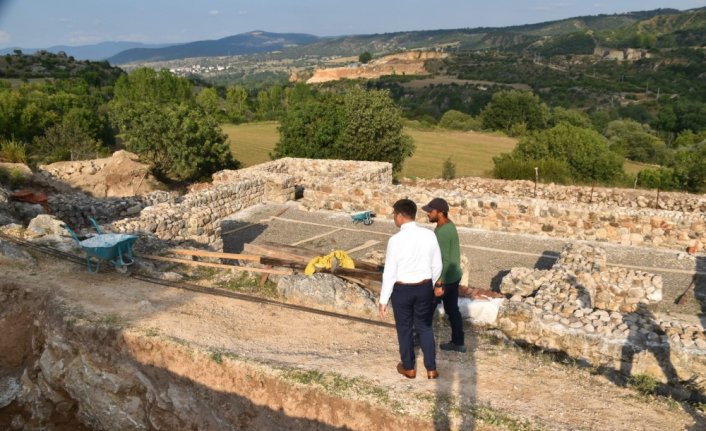 Vali Gürel, Hadrianaupolis Antik Kenti'nde incelemelerde bulundu