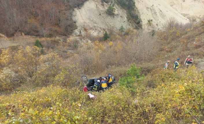 Amasya'da devrilen otomobildeki 1 kişi öldü, 4 kişi yaralandı