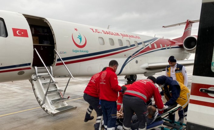 Rize'de mide kanaması tedavisi gören hasta ambulans uçakla İstanbul'a gönderildi