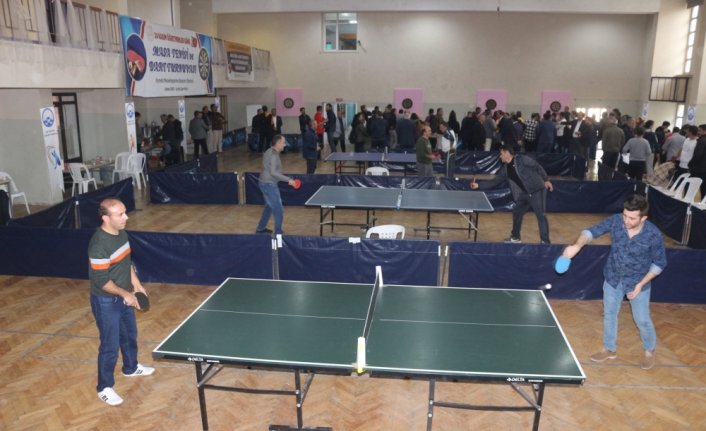Suluova'da 24 Kasım Öğretmenler Günü dart ve masa tenisi turnuvaları düzenlendi