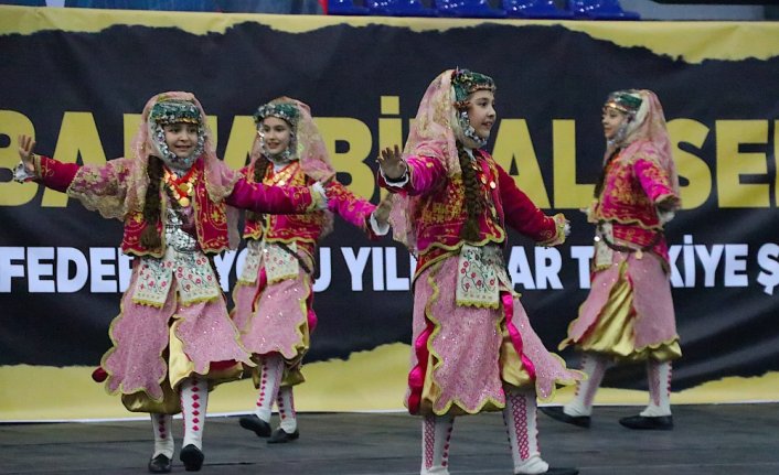 Türkiye Halk Oyunları Federasyonu Yıldızlar Türkiye Şampiyonası Bayburt'ta başladı