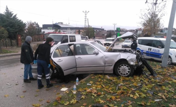 Amasya'da iki ayrı trafik kazasında 4 kişi yaralandı