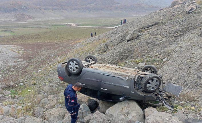 Tokat'ta uçuruma devrilen otomobilin sürücüsü öldü