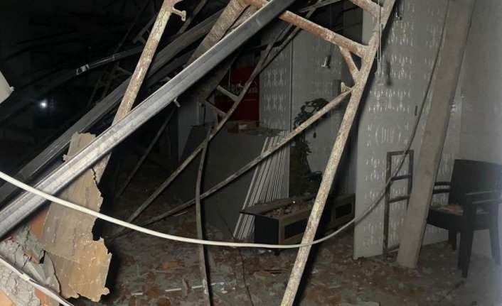 Düzce'de bir işçi çatının çökmesi sonucu ağır yaralandı