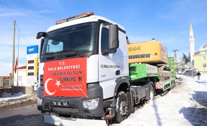 Ankara'nın Bala ve Güdül ilçelerinden deprem bölgesine iş makineleri gönderildi