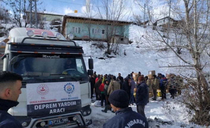 Sinop'un ilçelerinden deprem bölgesine yardımlar sürüyor