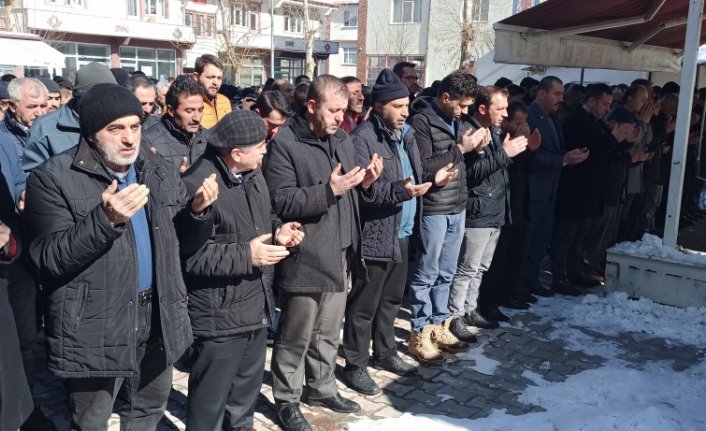 Tokat'ta depremde yaşamını yitirenler için gıyabi cenaze namazı kılındı