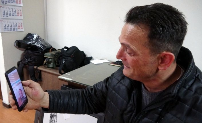 Zonguldaklı madenci mancar sözü verdikleri enkazdan kurtardıkları depremzedeyle görüntülü görüştü