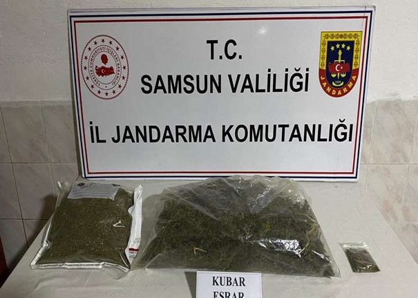 GÜNCELLEME - Samsun'da yol uygulamasında 3 kilo 500 gram uyuşturucu ele geçirildi